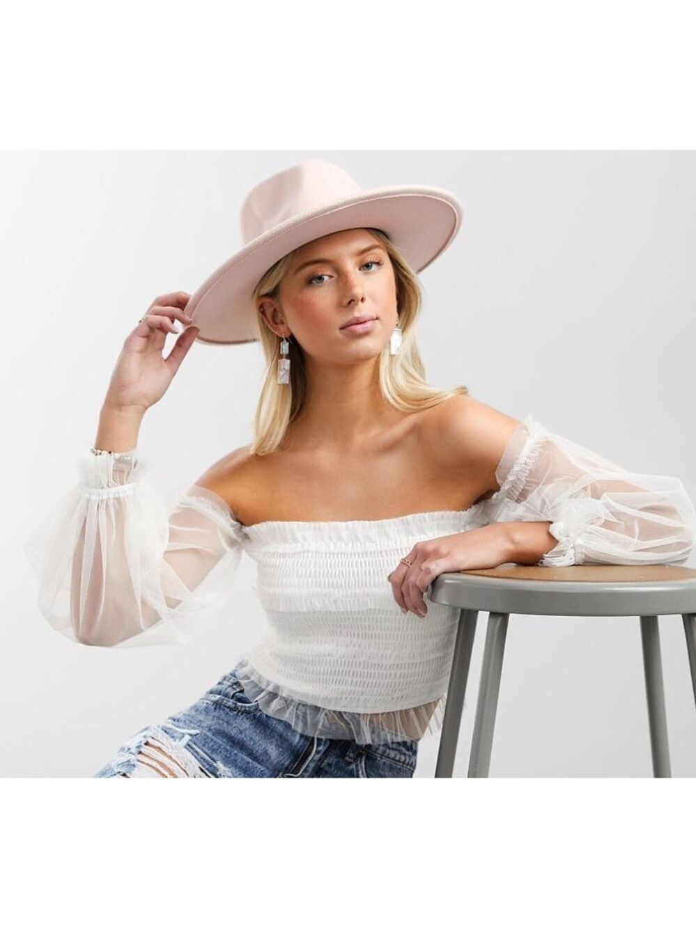 🎩🗝️ NWT $49 Evolutionary Smocked Crop Top